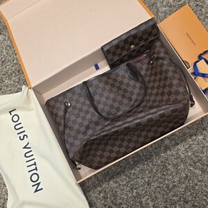Louis Vuitton Damier Ebene Neverfull MM Tote with Wallet (Authentic)